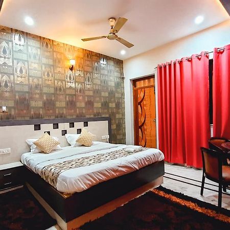 Hotel Rajyashree Palace Varanasi Bagian luar foto