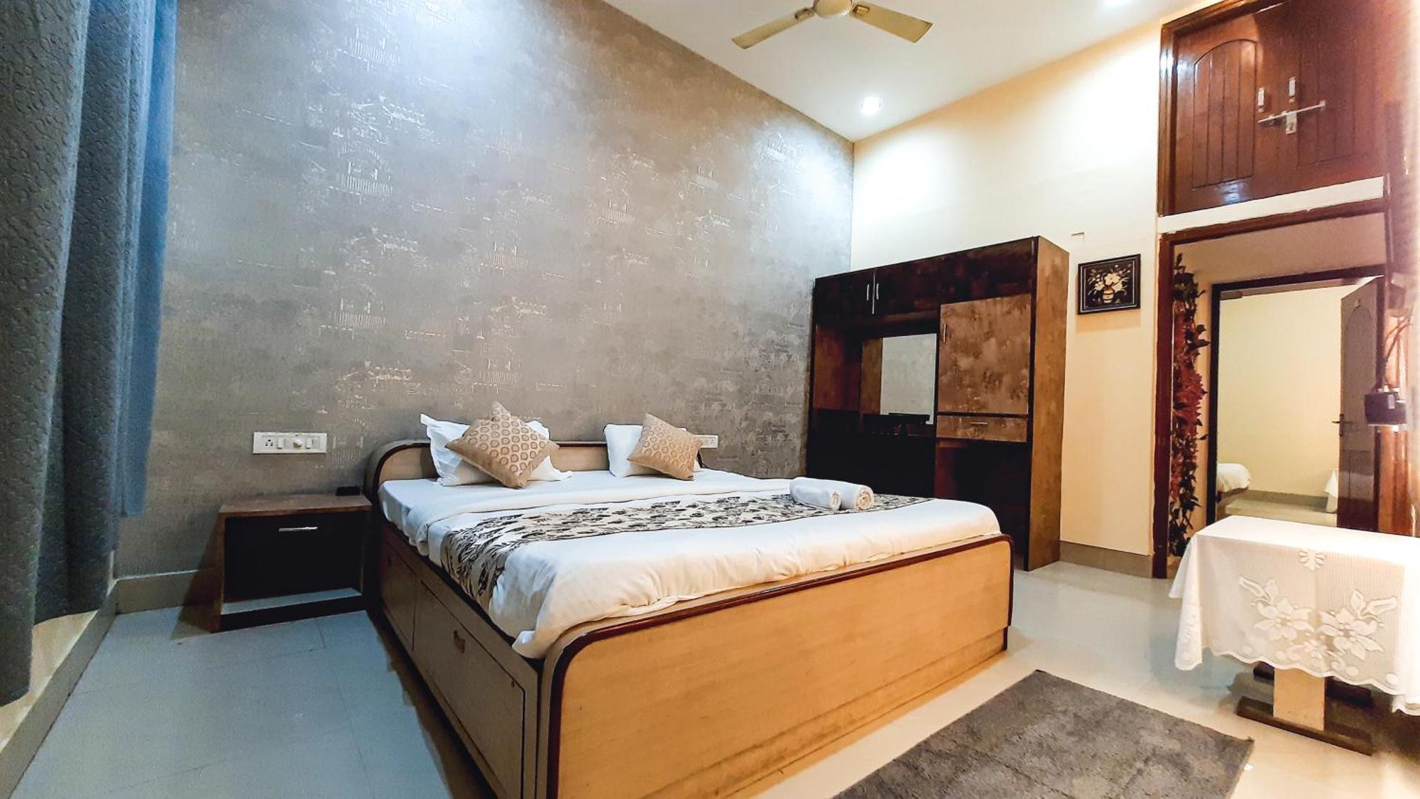 Hotel Rajyashree Palace Varanasi Bagian luar foto